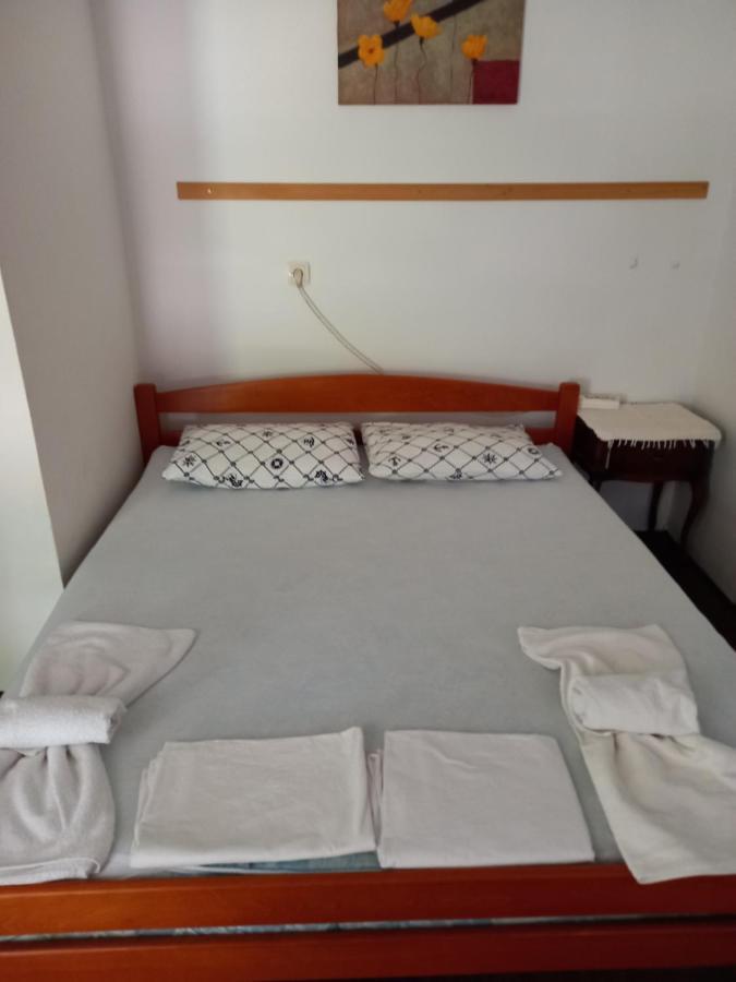 Sea View Hotel Рисан Екстериор снимка